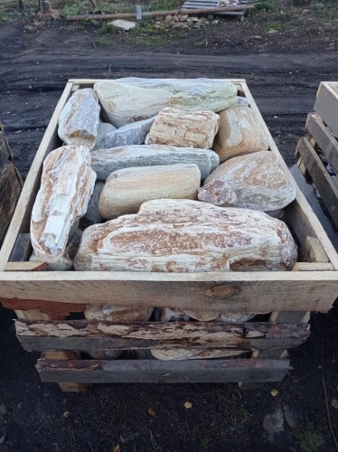 Златолит жёлтый, жёлто-зелёный глыбки и валуны для ланшафтного дизайна купить в Татарске