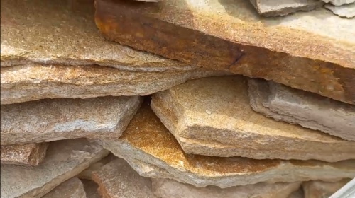 Плитняк златолит жёлтый золотистый для отмостки купить в Татарске