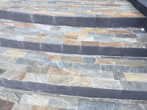 Плитка из Златолита Уральского для лестницы купить в Татарске