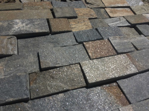 Плитка пилёная златолит Уральский для цоколя, отмостки купить в Татарске