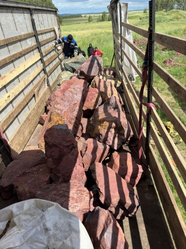 Ландшафтные глыбы красно-фиолетовые 200-1000 килограмм купить в Татарске