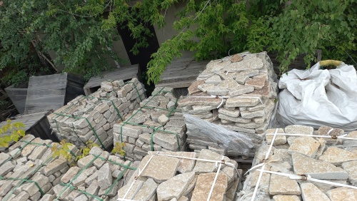 Гранитный плитняк галтованный для мощения купить в Татарске