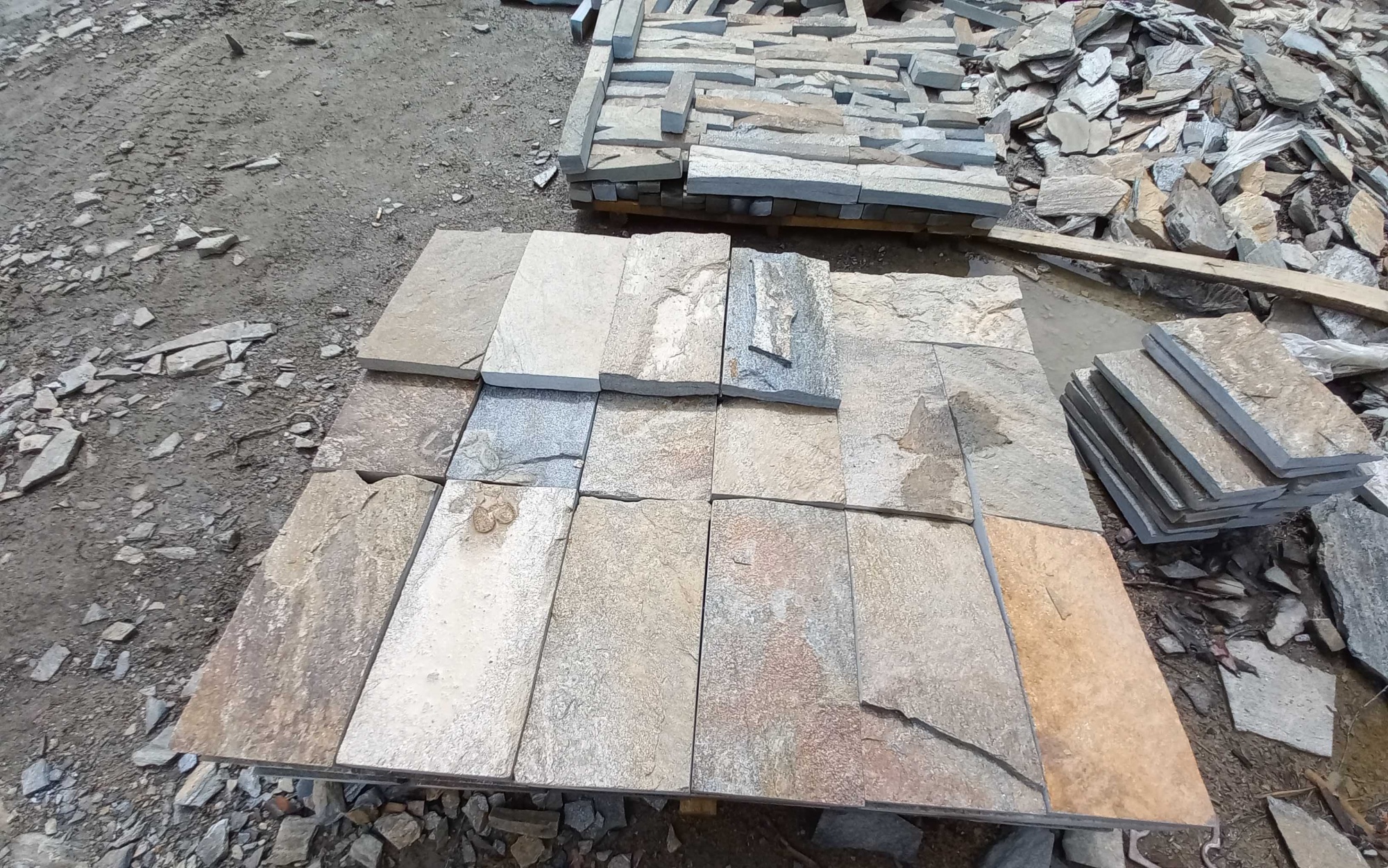 Плитка пилёная златолит Уральский для фасада купить в Татарске