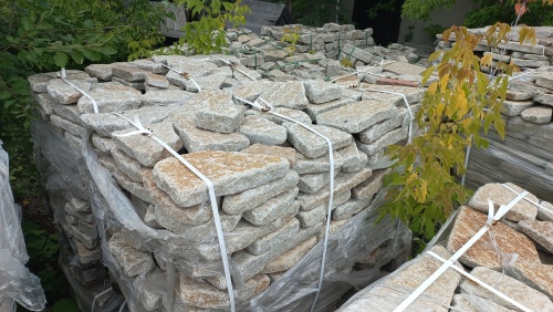 Гранитный плитняк галтованный для парковки купить в Татарске