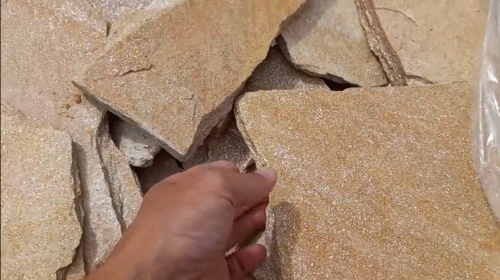 Плитняк златолит жёлтый золотистый для отмостки купить в Татарске