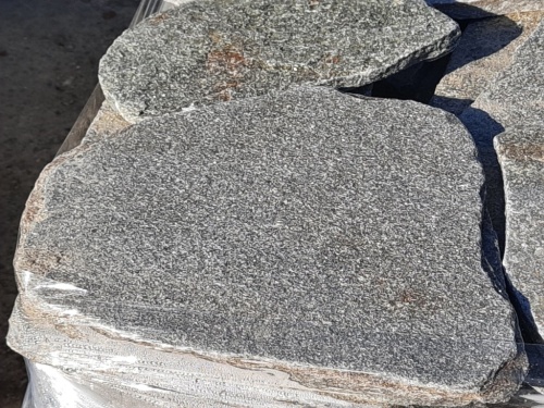 Златолит серебристый галтованный для лестниц купить в Татарске