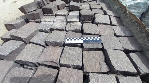 Лемезит колотая брусчатка 10 * 10 см. для парковки купить в Татарске